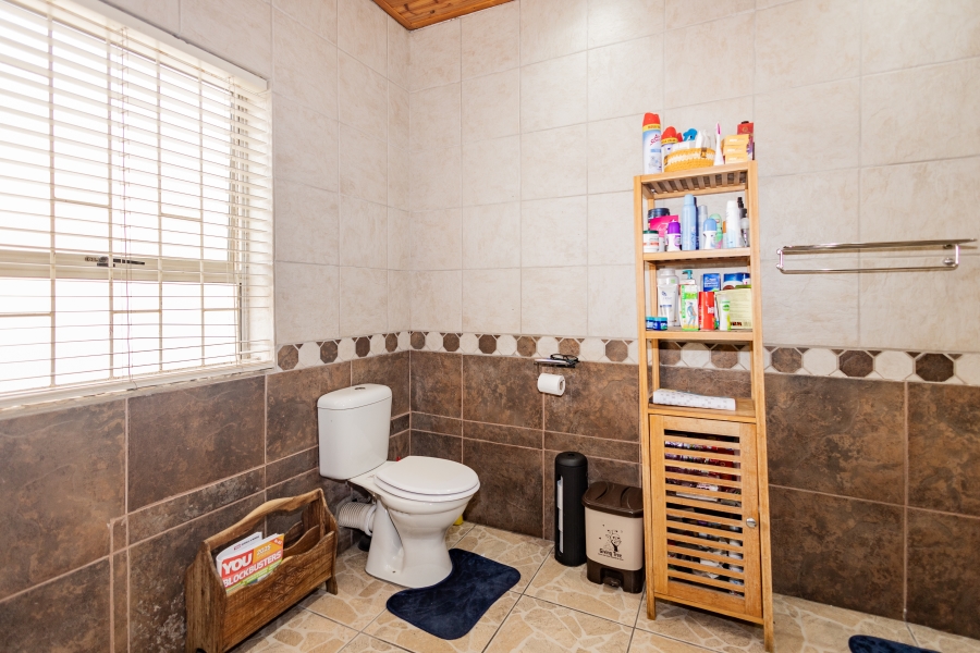 5 Bedroom Property for Sale in Ruyterwacht Western Cape